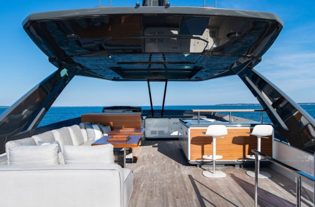 Ferretti Yachts 850