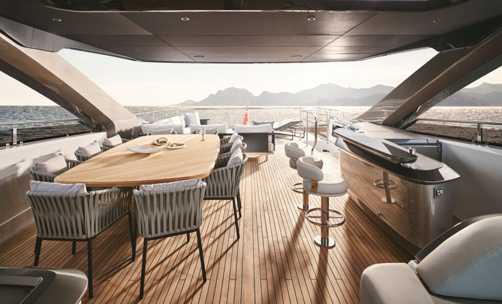 Princess Yachts Y95