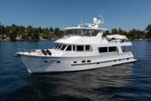 Outer Reef 720 Flybridge