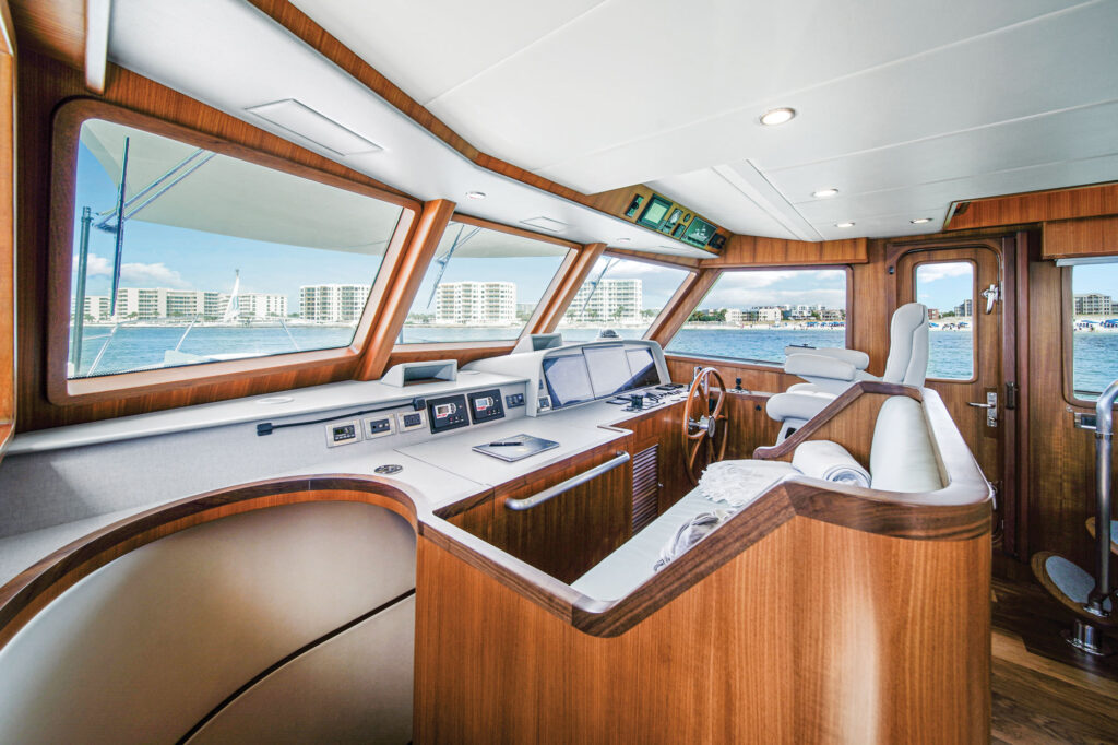 Outer Reef 670 Azure Sport Yacht