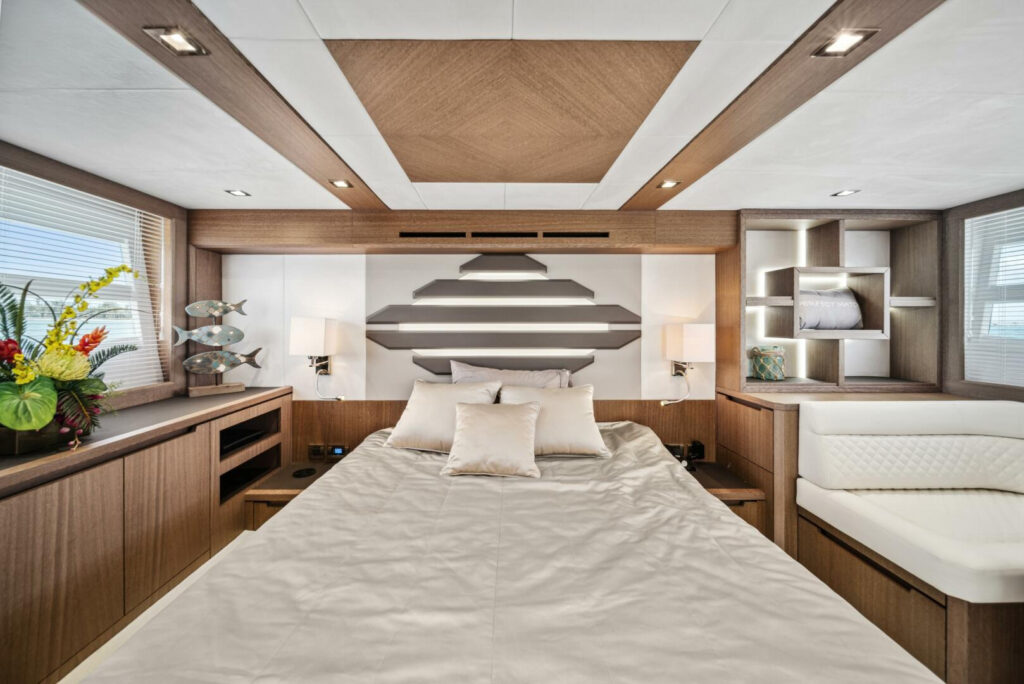 Galeon 560 Skydeck