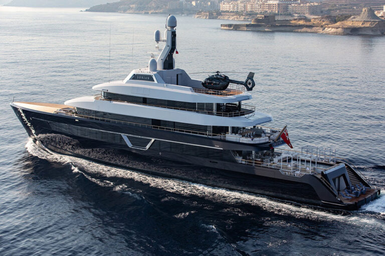 285-foot Feadship Lonian