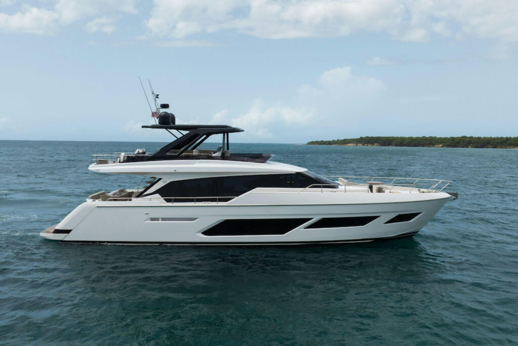 Ferretti Yachts 720 Calma