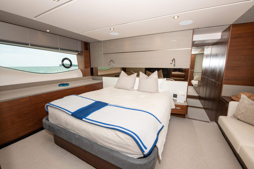 Princess Yachts S66