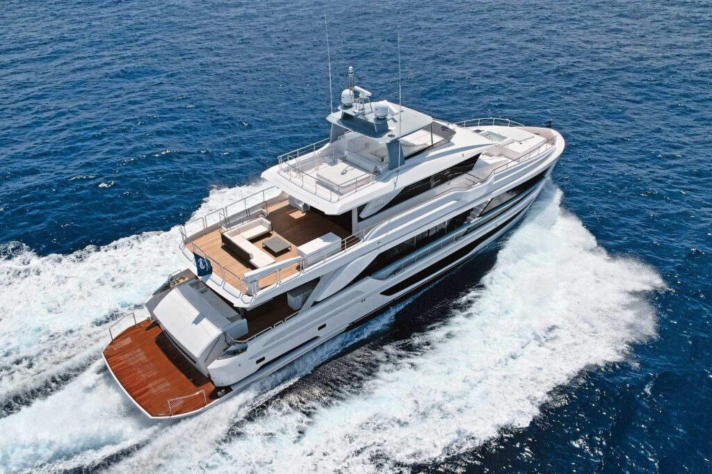 Horizon Yachts FD110 Trideck