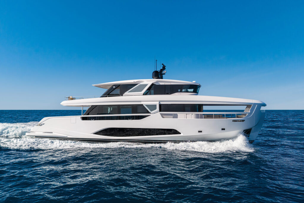 Ferretti Yachts Infynito 90