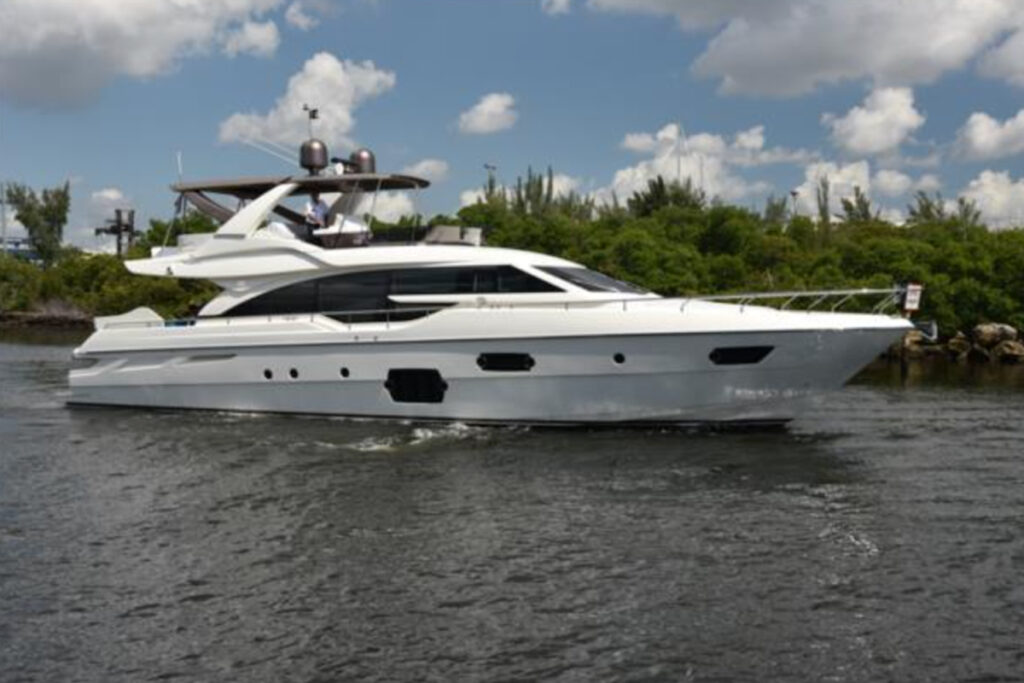 Ferreti Yachts 690