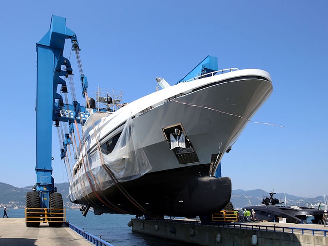 Baglietto T-line yacht