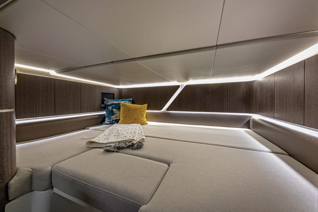 Galeon Yachts 325 GTO interior