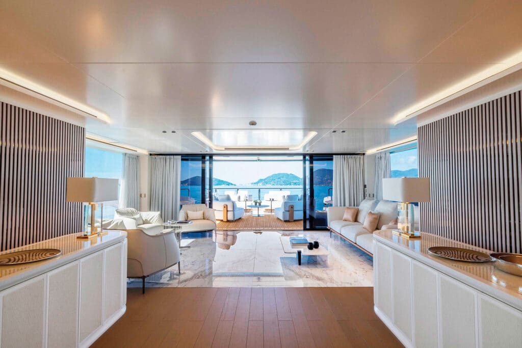 Mangusta Oceano 44 interior