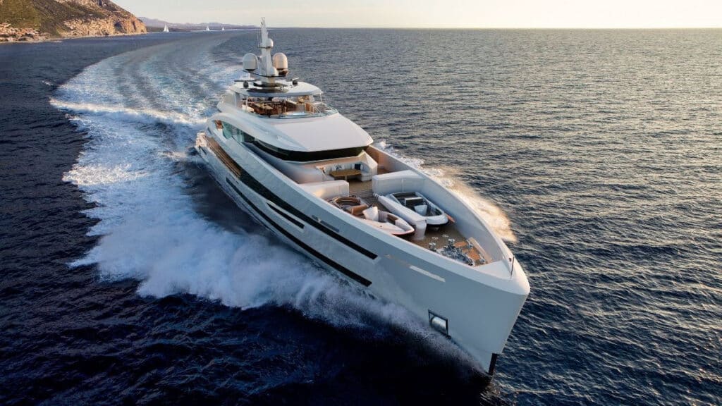 Heesen Project Akira