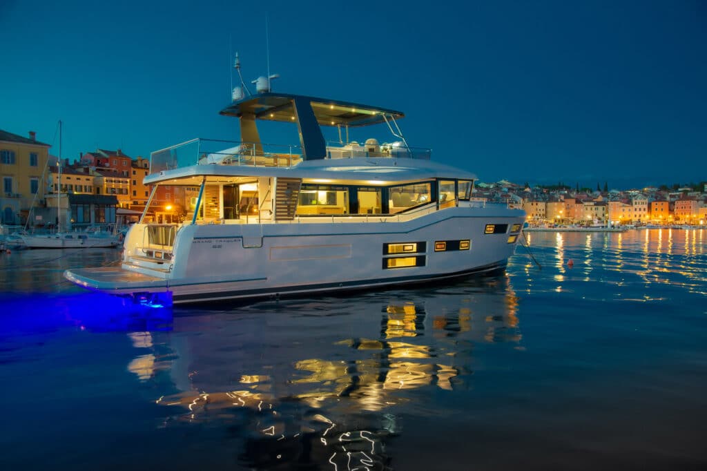 Beneteau Grand Trawler 62