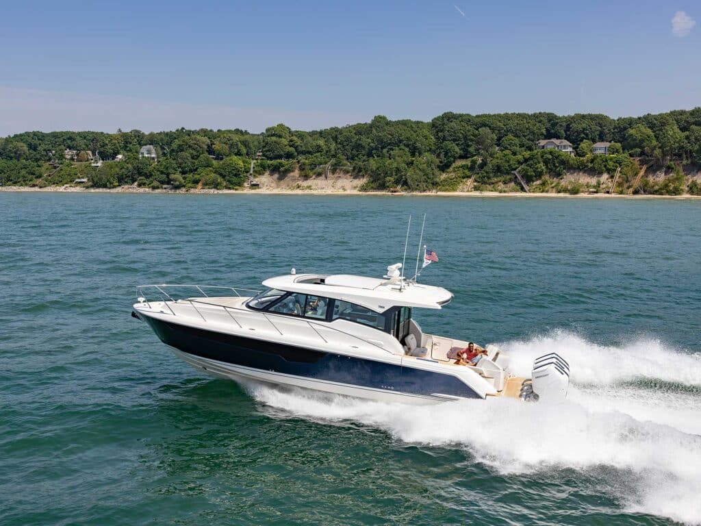 Tiara 48 LE running inshore